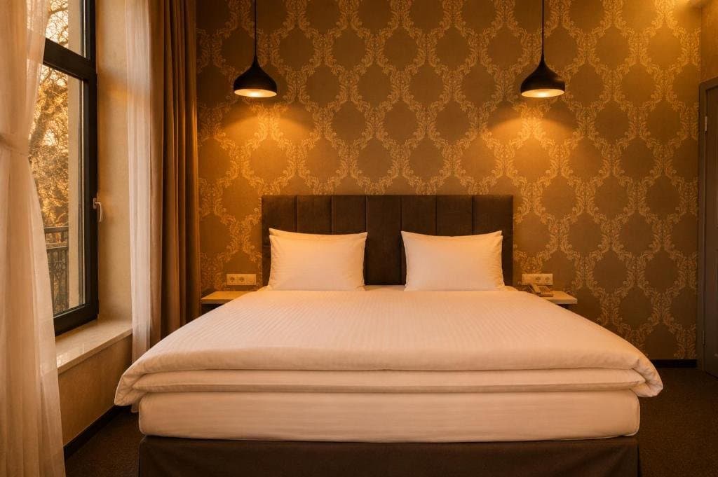 Deluxe Double Room (204)
