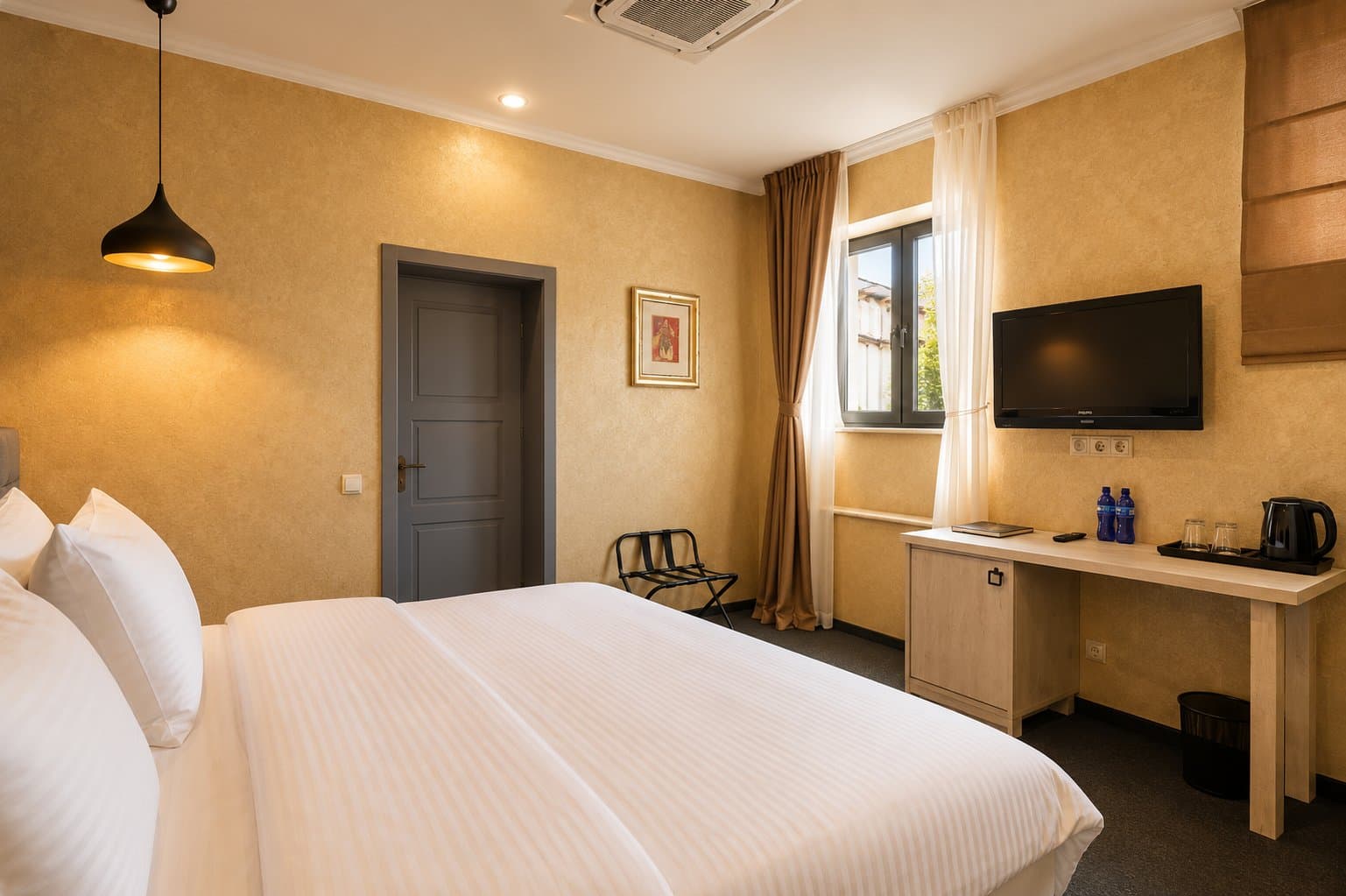 King Room With Mountain View (201)